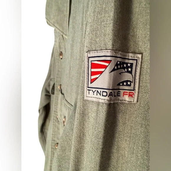 Tyndale EUC Sz L x2 Light Green & Blue Work Shirts Long Sleeve Button-Up (0737)
